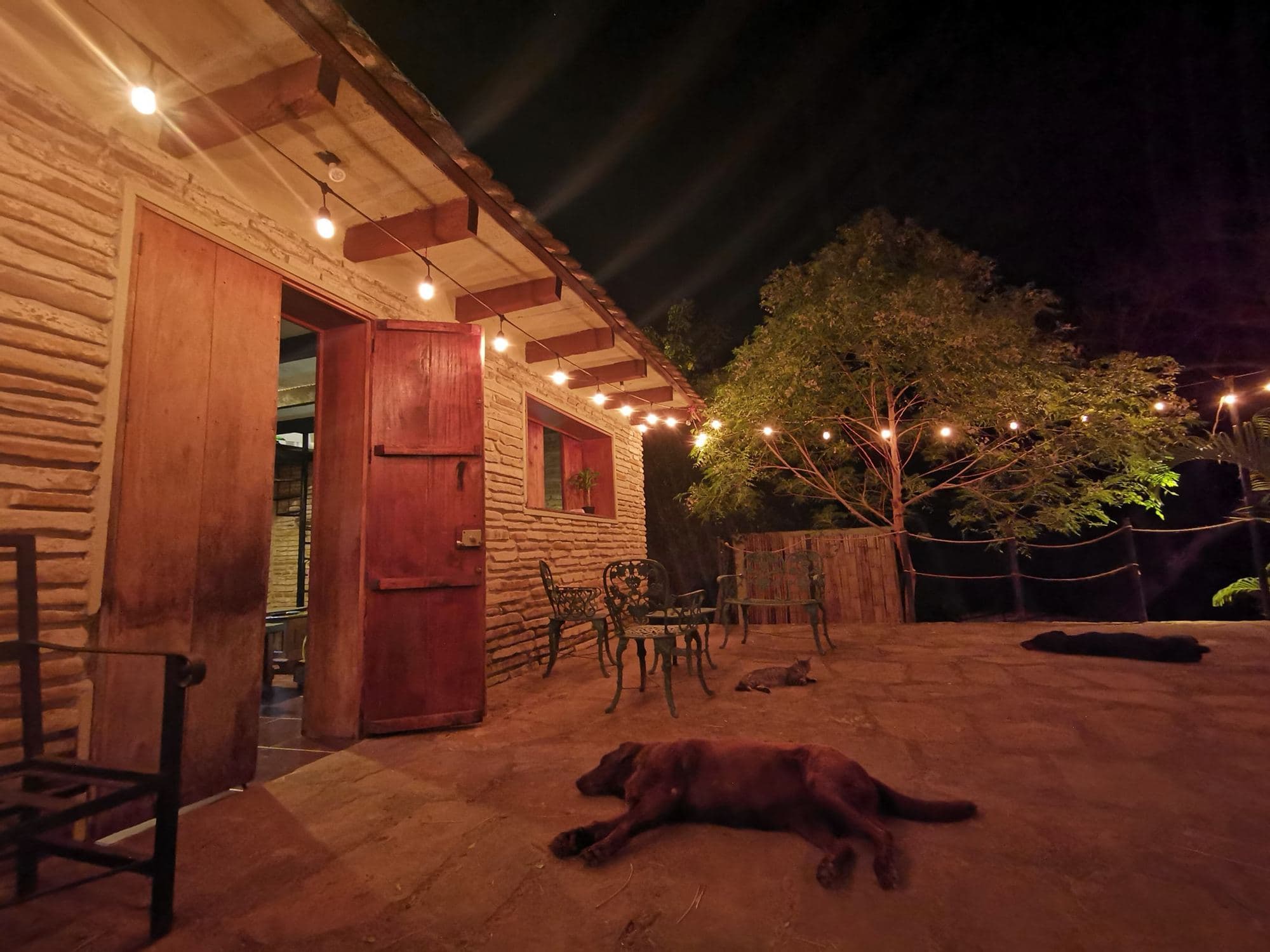 Terraza de Quinta Serenidad de noche